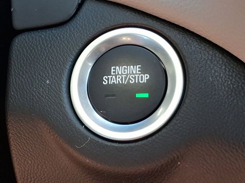 Used 2024 Chevrolet Equinox LS FWD image 22