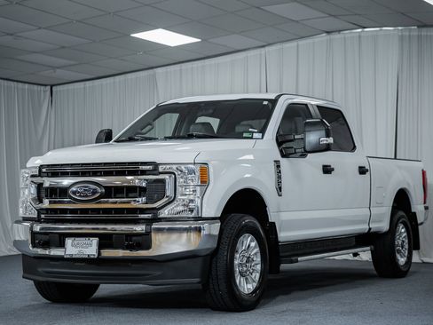 Used 2020 Ford F250 XL w/ STX Appearance Package image 3