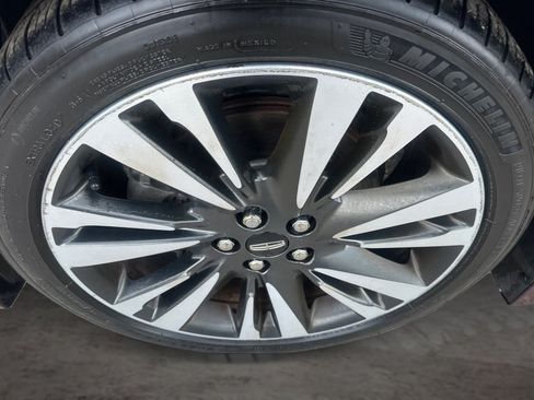 Used 2017 Lincoln MKZ Reserve w/ Climate Package FWD image 18