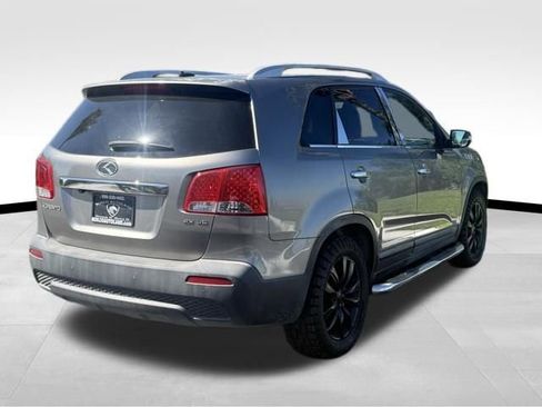Used 2011 Kia Sorento EX w/ Premium Pkg image 6