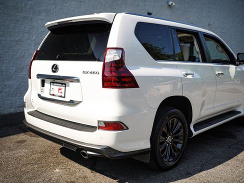 Used 2022 Lexus GX 460 Premium w/ Accessory Package AWD/4WD image 14