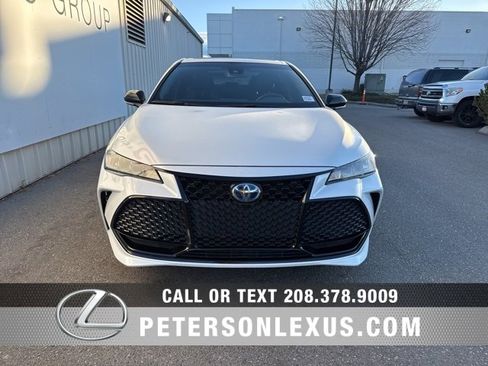 Used 2022 Toyota Avalon XSE image 8