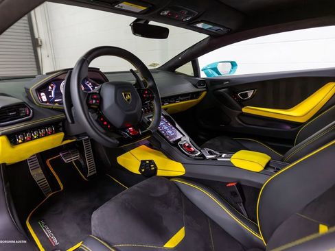 Used 2022 Lamborghini Huracan EVO RWD image 19