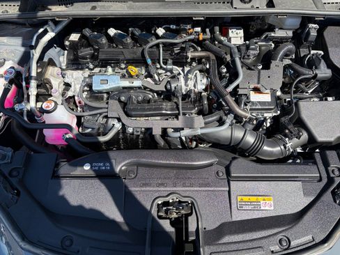 Used 2025 Toyota Prius LE FWD image 31