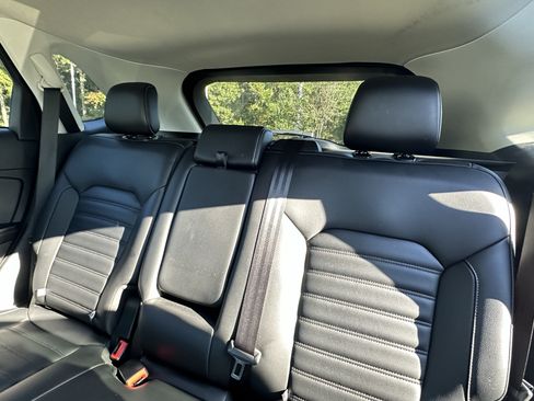 Used 2022 Ford Edge SEL w/ Convenience Package AWD/4WD image 8