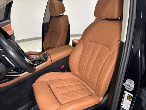Used 2025 BMW X7 xDrive40i w/ Premium Package AWD/4WD image 17