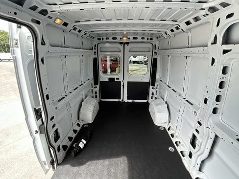 Used 2023 RAM ProMaster 2500 FWD image 23