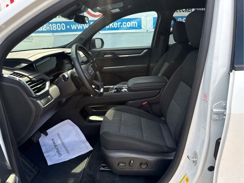 Used 2025 GMC Acadia Elevation FWD image 22