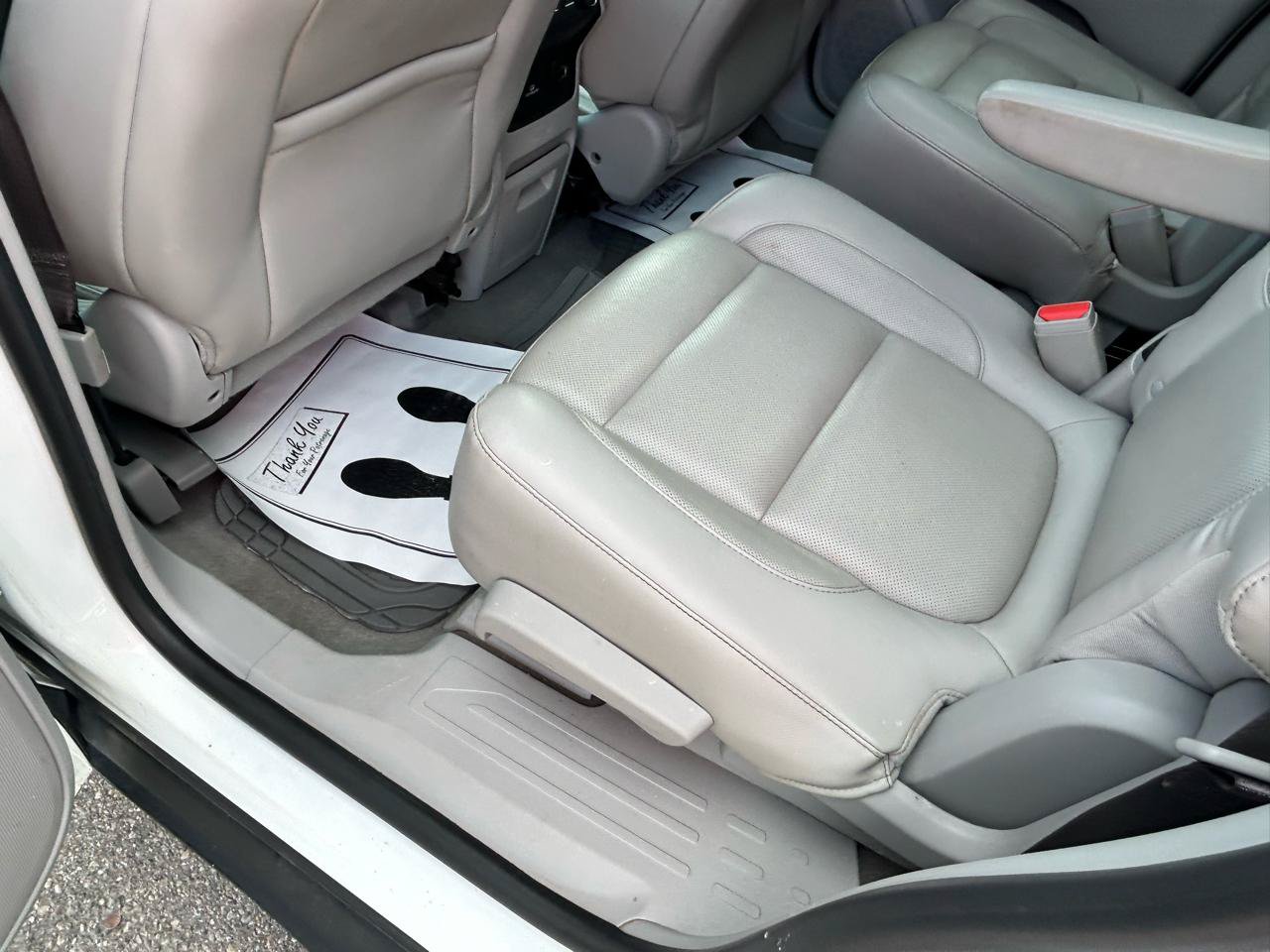 Used 2017 GMC Acadia SLT FWD image 9