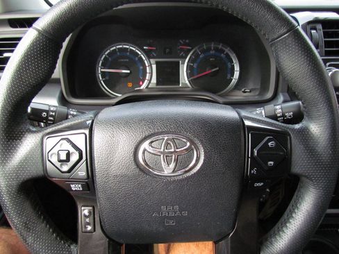 Used 2019 Toyota 4Runner TRD Off-Road Premium AWD/4WD image 22