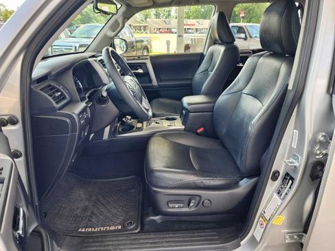 Used 2015 Toyota 4Runner Limited AWD/4WD image 11