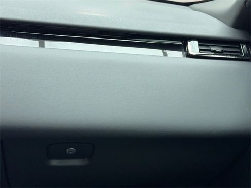 Used 2025 Land Rover Range Rover Velar Dynamic SE image 20