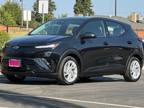 Used 2027 Chevrolet Bolt LT w/ Comfort Package FWD image 9