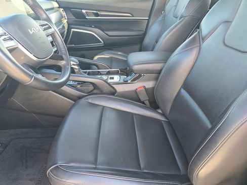 Used 2024 Kia Telluride LX image 7