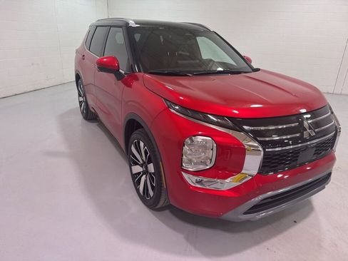 New 2025 Mitsubishi Outlander SEL image 1