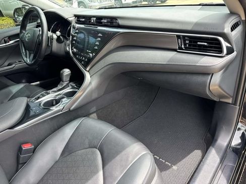 Used 2020 Toyota Camry XSE FWD image 17