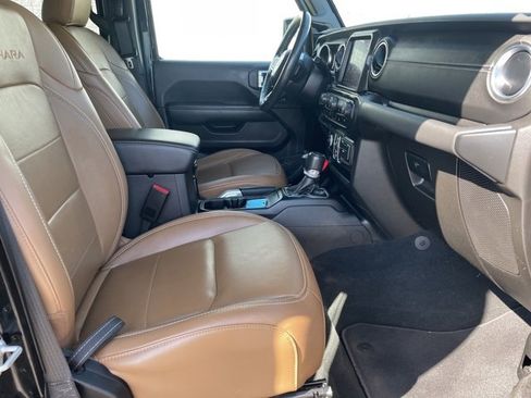 Used 2022 Jeep Wrangler Unlimited Sahara w/ Cold Weather Group image 15