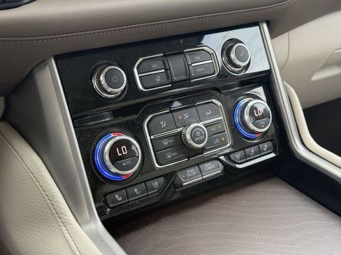 Used 2022 GMC Yukon Denali image 28