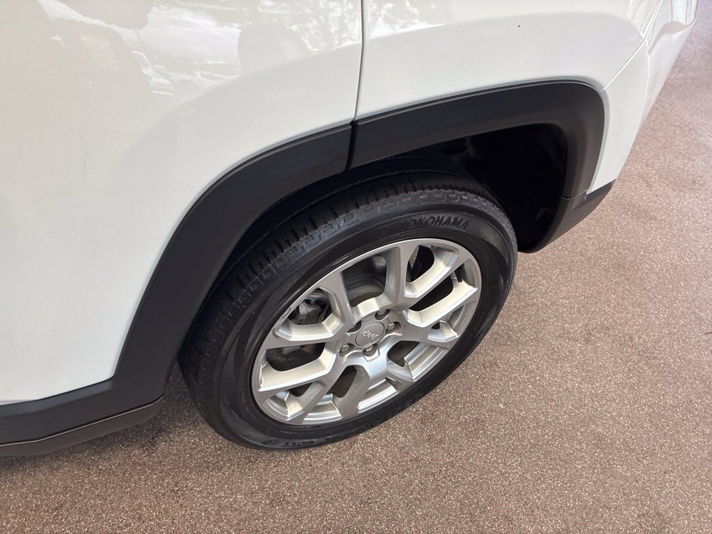 Certified 2023 Jeep Compass Latitude AWD/4WD image 5