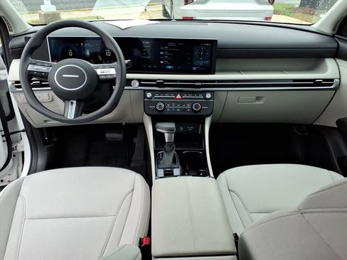 Used 2025 Hyundai Tucson SE image 6