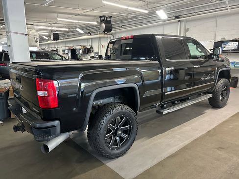 Used 2016 GMC Sierra 2500 Denali w/ Duramax Plus Package AWD/4WD image 3