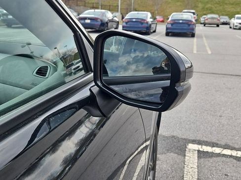 Used 2025 Honda HR-V Sport image 11