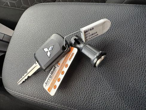 Used 2025 Mitsubishi Outlander Sport ES AWD/4WD image 3