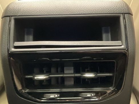 Used 2024 Jeep Grand Cherokee Limited 4xe image 15