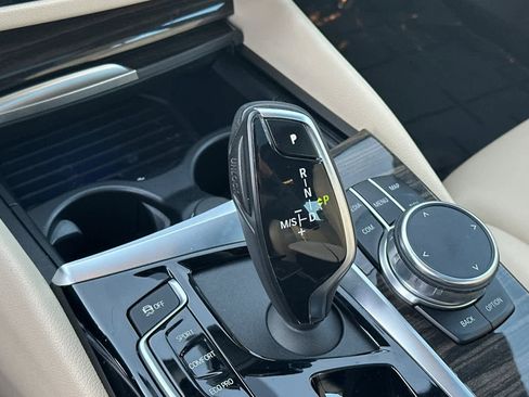 Used 2019 BMW 530e image 23