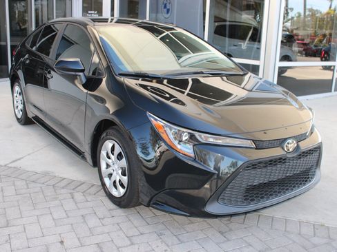Used 2022 Toyota Corolla LE image 7