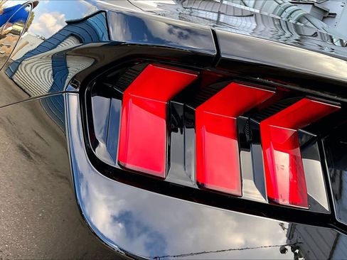 Used 2025 Ford Mustang Coupe image 26