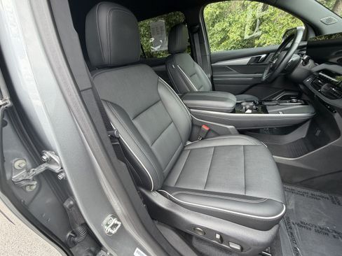 Used 2025 Buick Enclave Preferred FWD image 20