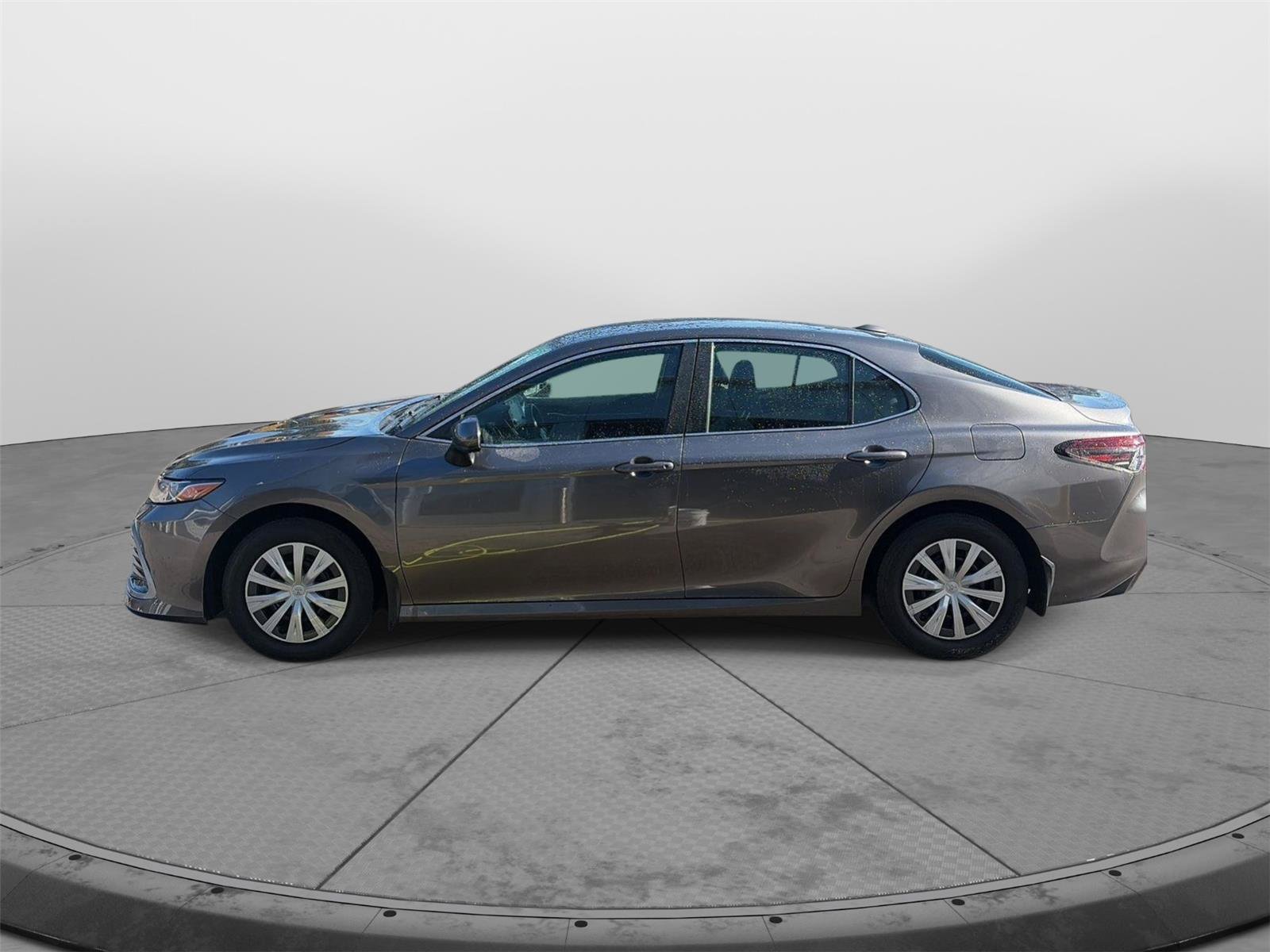 Used 2021 Toyota Camry LE FWD image 8