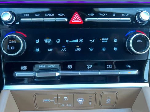 Used 2025 Hyundai Santa Fe Limited AWD/4WD image 69