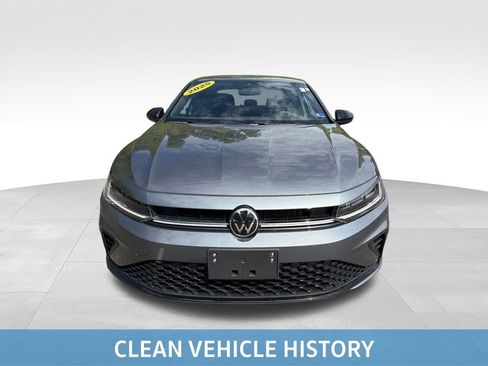 Used 2025 Volkswagen Jetta Sport FWD image 11