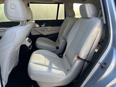 Used 2023 Mercedes-Benz GLS 450 4MATIC image 17