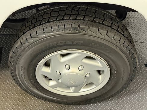 Used 2013 Ford E-350 and Econoline 350 Extended Super Duty RWD image 18