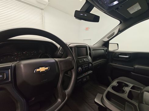 Used 2021 Chevrolet Silverado 1500 Custom image 4
