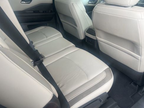 Used 2023 Nissan Pathfinder SL w/ Lighting Package (N92) AWD/4WD image 22