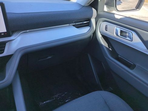 New 2026 Ford Explorer Active RWD image 17