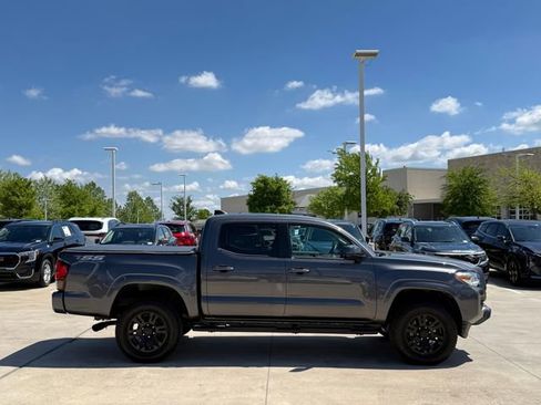 Used 2021 Toyota Tacoma SR w/ SR Convenience Package image 4