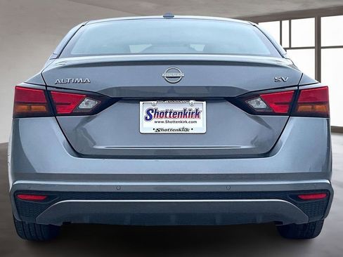 Used 2024 Nissan Altima 2.5 SV image 5
