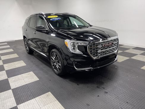 Used 2023 GMC Terrain Denali w/ Black Diamond Edition AWD/4WD image 6