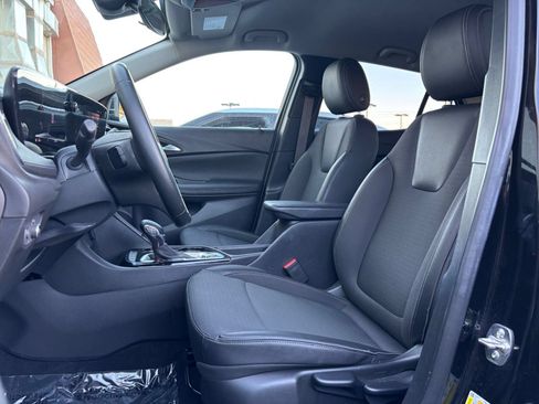 Used 2025 Buick Encore GX Preferred AWD/4WD image 25