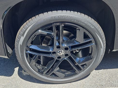 New 2026 Volkswagen Tiguan SE R-Line AWD/4WD image 3