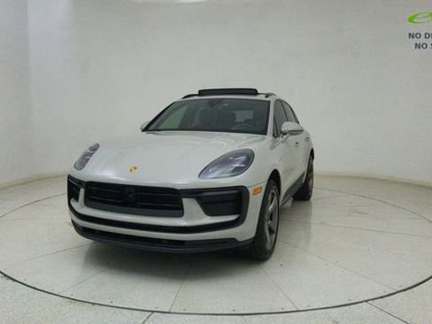 Used 2024 Porsche Macan AWD/4WD image 64