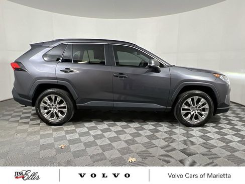 Used 2021 Toyota RAV4 XLE Premium image 10