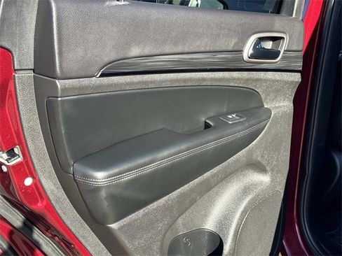 Used 2020 Jeep Grand Cherokee Limited X image 12