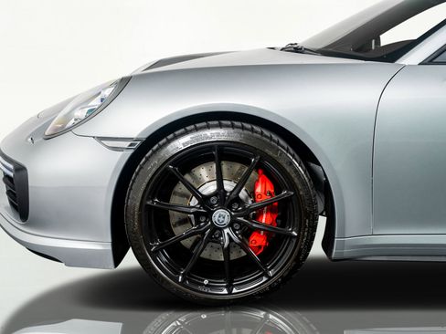 Used 2017 Porsche 911 Turbo S image 19