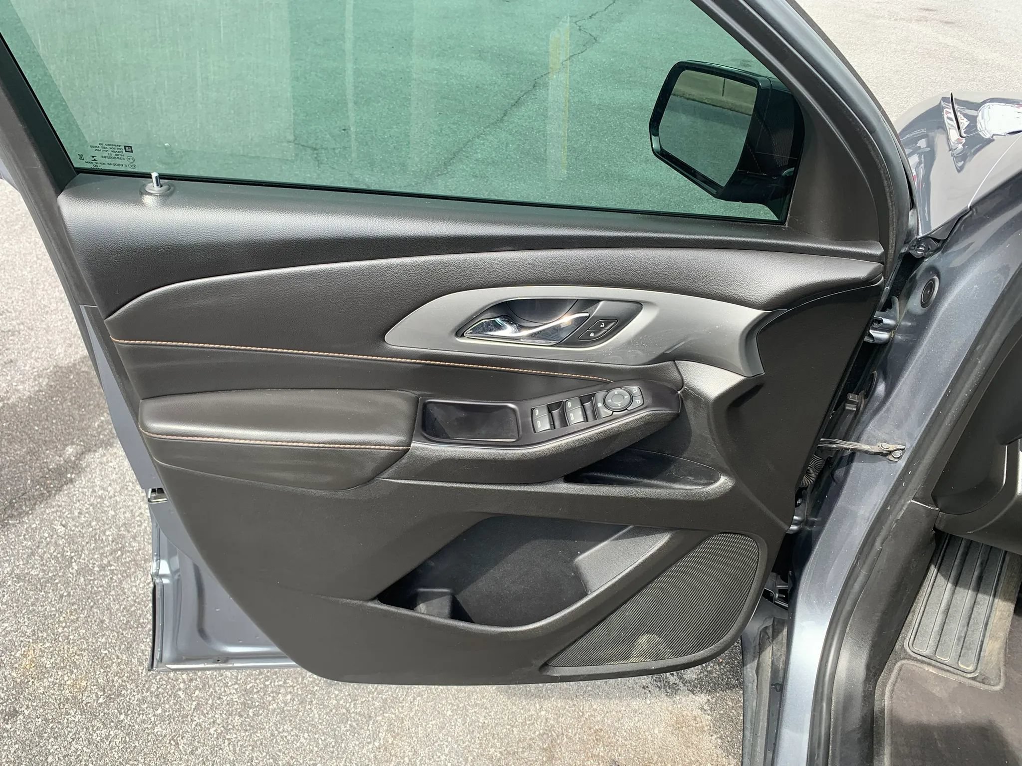 Used 2020 Chevrolet Traverse LS AWD/4WD image 8
